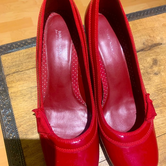 Red Heels! - Picture 2 of 3